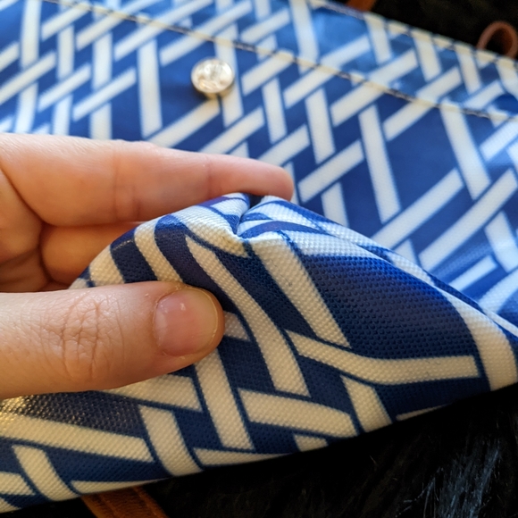 Lands End Cross Body bag - Picture 10 of 10